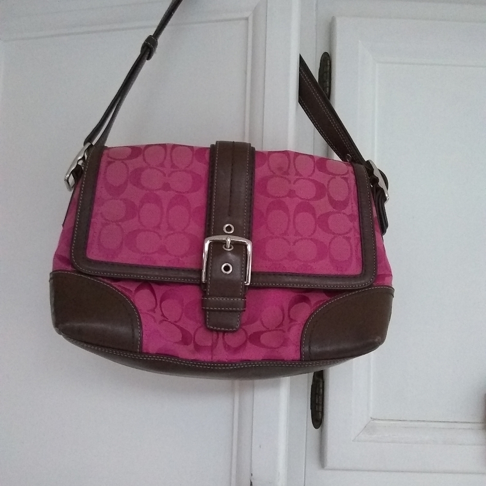 ****REDUCED PRICE***Great Summer COACH PURSE****HOT PINK-Signature Canvas